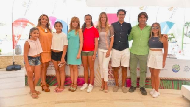 Alaçatı’nın rüzgarı koruncuklar için esiyor