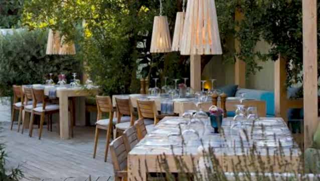 Arven Alaçatı, bahçesinde keyif ve lezzet gizli