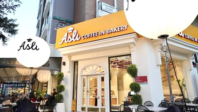 Aslı 35’inci mağazasını Fenerbahçe’de açtı