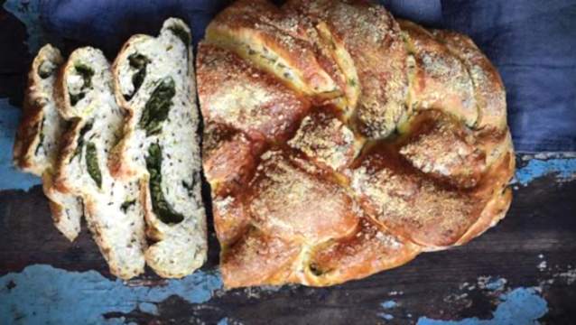 Aydan Üstkanat son kitabı ‘Un’ ile kadim dostumuz una sahip çıkmaya çağırıyor