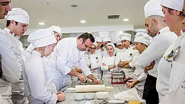 Beykent Üniversitesi Gastronomi ve Mutfak Sanatları Bölümü; mesleğin felsefesini öğretiyor 