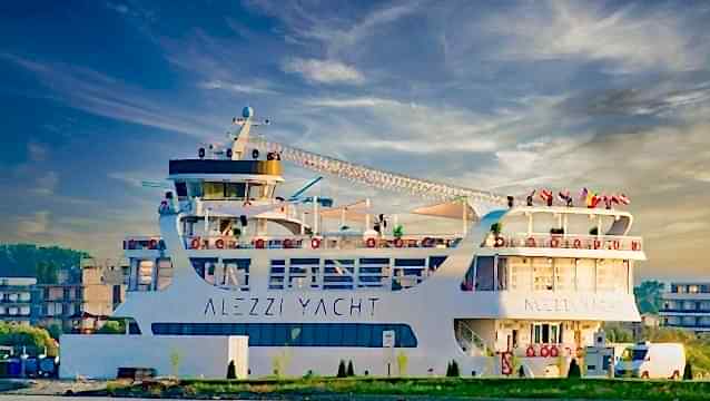 Boğazın yeni eğlencesi, Alezzi Yacht