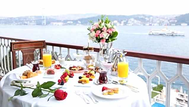 Çırağan Sarayı’nda romantik Sevgililer Günü 