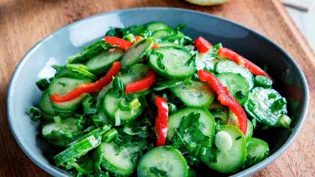 Hafif, taze ve doyurucu salatalar için adres Delimonti