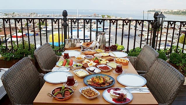 Jigger Roof, yeni kahvaltı mönüsünde coğrafi işaretli tatlara yer veriyor 