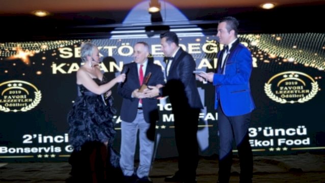 Kayalar Mutfak’a ‘Sektöre Değer Katan Markalar’ kategorisinde 1’incilik ödülü