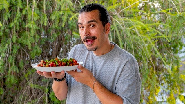 Lezzetin içinden gelen bir enerji:  Şef Ferhat Bora ile mutfak sohbeti