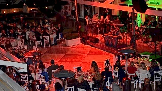 Moda Deniz Kulübü  Ayhan Sicimoğlu ile yaza “merhaba