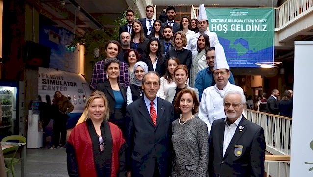 Otel ve yiyecek içecek endüstrisinin öncü işletmeleri Özyeğin Üniversitesi’nde öğrencilerle buluştu