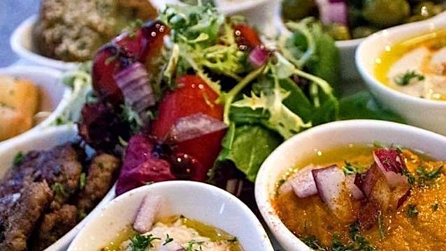 Rotana’da fasıl eşliğinde ziyafet