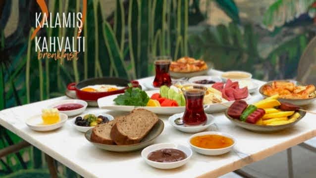 Şehirde vaha, vahada canlı müzik eşliğinde  kahvaltı 