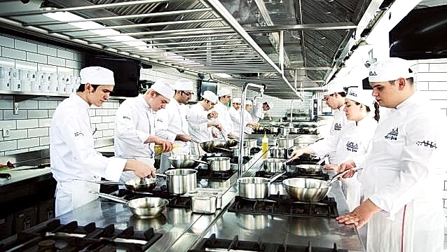 USLA geleceğin şefleri ve işletmeci adaylarına  avantajlı ön kayıt fırsatı sunuyor