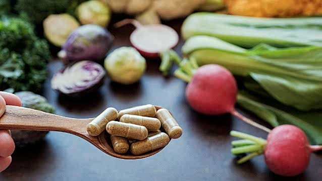 Uzman Diyetisyen Ecem Ocak: Doğal beslenin, gereksiz gıda takviyesinden uzaklaşın!