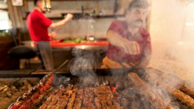 Zübeyir Ocakbaşı, sevilen lezzetleriyle bir müdavim mekanı